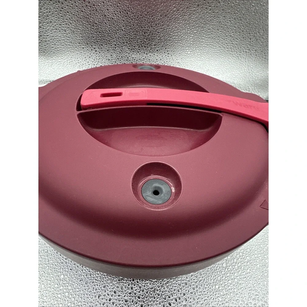 Tupperware Microwave Pressure Cooker 3 Quart Burgundy 2014 7643A-2